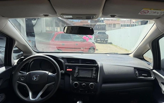 imagem-https://www.socarrao.com.br/sc-vehicle-images-prod/3881946/1789578637736-8444622_7_B_0033aebce1.jpeg