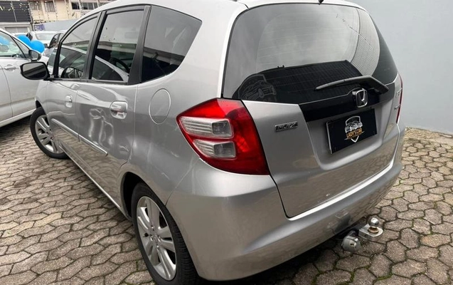imagem-https://www.socarrao.com.br/sc-vehicle-images-prod/3881957/1789578652022-8101758_19_B_056126a7bc.jpeg