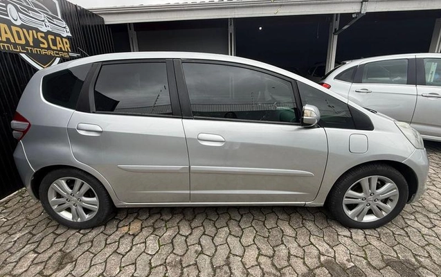 imagem-https://www.socarrao.com.br/sc-vehicle-images-prod/3881957/1789578652024-8101758_12_B_1ee9eeb6d8.jpeg