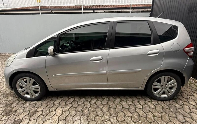 imagem-https://www.socarrao.com.br/sc-vehicle-images-prod/3881957/1789578652026-8101758_11_B_eed6387447.jpeg