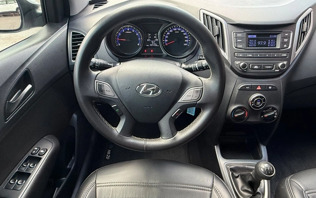 imagem-https://www.socarrao.com.br/sc-vehicle-images-prod/3882298/1789579176277-7eaf403c9a294465aa7acc85b3a1c334_1789578659478.jpg