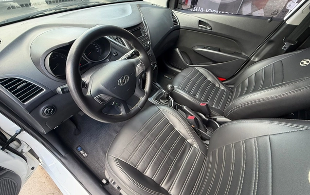 imagem-https://www.socarrao.com.br/sc-vehicle-images-prod/3882298/1789579176279-33fd91c2a4e64fccb5baad953e305b38_1789578659488.jpg