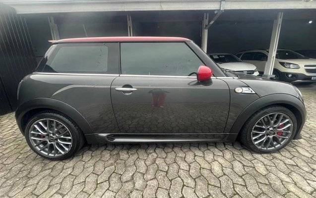 imagem-https://www.socarrao.com.br/sc-vehicle-images-prod/3882711/1789580006838-8211690_6_B_b42279f852.jpeg