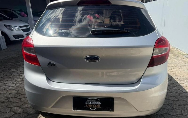 imagem-https://www.socarrao.com.br/sc-vehicle-images-prod/3882732/1789580024007-8444151_15_B_6604f4ef46.jpeg
