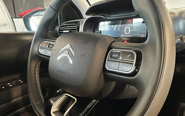 imagem-https://www.socarrao.com.br/sc-vehicle-images-prod/3882886/1789580223501-003_c2d9dd930a4b9add7022bd5f5320fa28.jpeg
