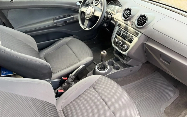 imagem-https://www.socarrao.com.br/sc-vehicle-images-prod/3882981/1789581221222-ZGI2ZTc0ZTQtNzU5Ni00ODIxLWI4ODYtNWRhZjY4YTZiMjNmLmpmaWY.jfif
