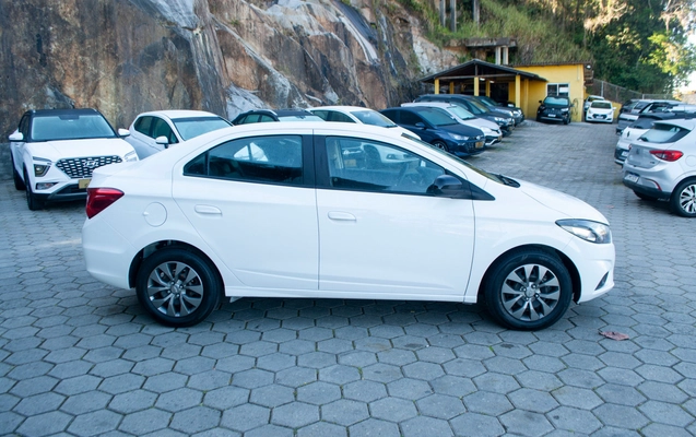 imagem-https://www.socarrao.com.br/sc-vehicle-images-prod/3883049/1789580617553-4417de350ba749f986092a2cfd7c8dad_1789579747729.jpg