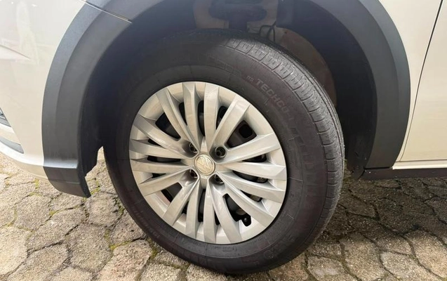 imagem-https://www.socarrao.com.br/sc-vehicle-images-prod/3883287/1789581732770-8235082_8_B_244c658e74.jpeg
