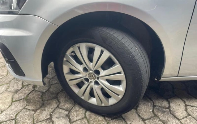imagem-https://www.socarrao.com.br/sc-vehicle-images-prod/3883307/1789581074478-8210460_8_B_560a846664.jpeg