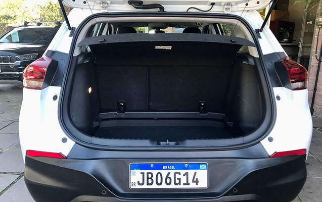 imagem-https://www.socarrao.com.br/sc-vehicle-images-prod/3883352/1789672278307-7iEYwS0YE3kc3mDgjD5WTz7nyD8iquoz.jpg