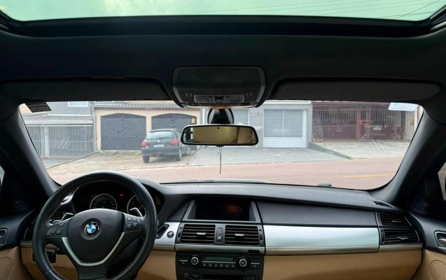 imagem-https://www.socarrao.com.br/sc-vehicle-images-prod/3883628/1789581613999-8155106_8_B_3c6b1c77d5.jpeg
