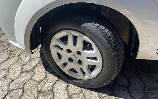 imagem-https://www.socarrao.com.br/sc-vehicle-images-prod/3883665/1789581720877-7867645_14_B_4eee7604b3.jpeg
