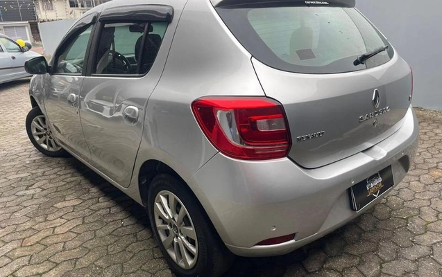 imagem-https://www.socarrao.com.br/sc-vehicle-images-prod/3883669/1789581722347-7940577_11_B_f41276eae3.jpeg
