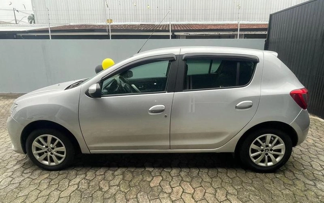 imagem-https://www.socarrao.com.br/sc-vehicle-images-prod/3883669/1789581722348-7940577_0_B_adc9b10880.jpeg