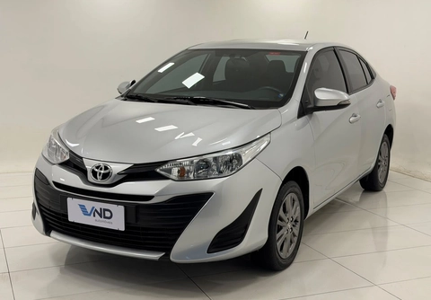 Toyota Yaris 2022 Prata — foto 1 de 3
