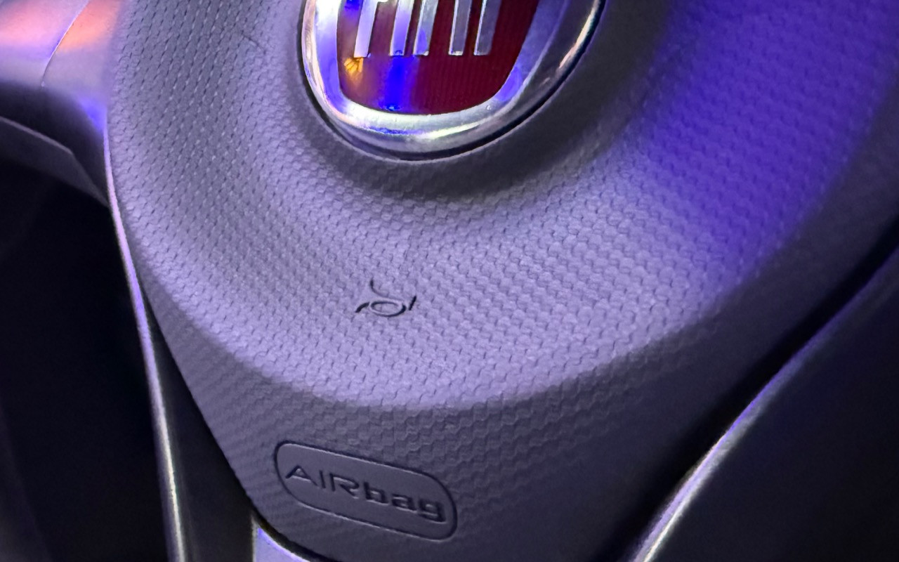 imagem-https://www.socarrao.com.br/sc-vehicle-images-prod/3884173/1789582997668-SU1HXzAzMzEuanBlZw.jpeg