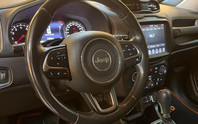imagem-https://www.socarrao.com.br/sc-vehicle-images-prod/3884278/1789583105451-cmYIAfLD33dkrrX1MCgZCUElj0fILU1H.jpg