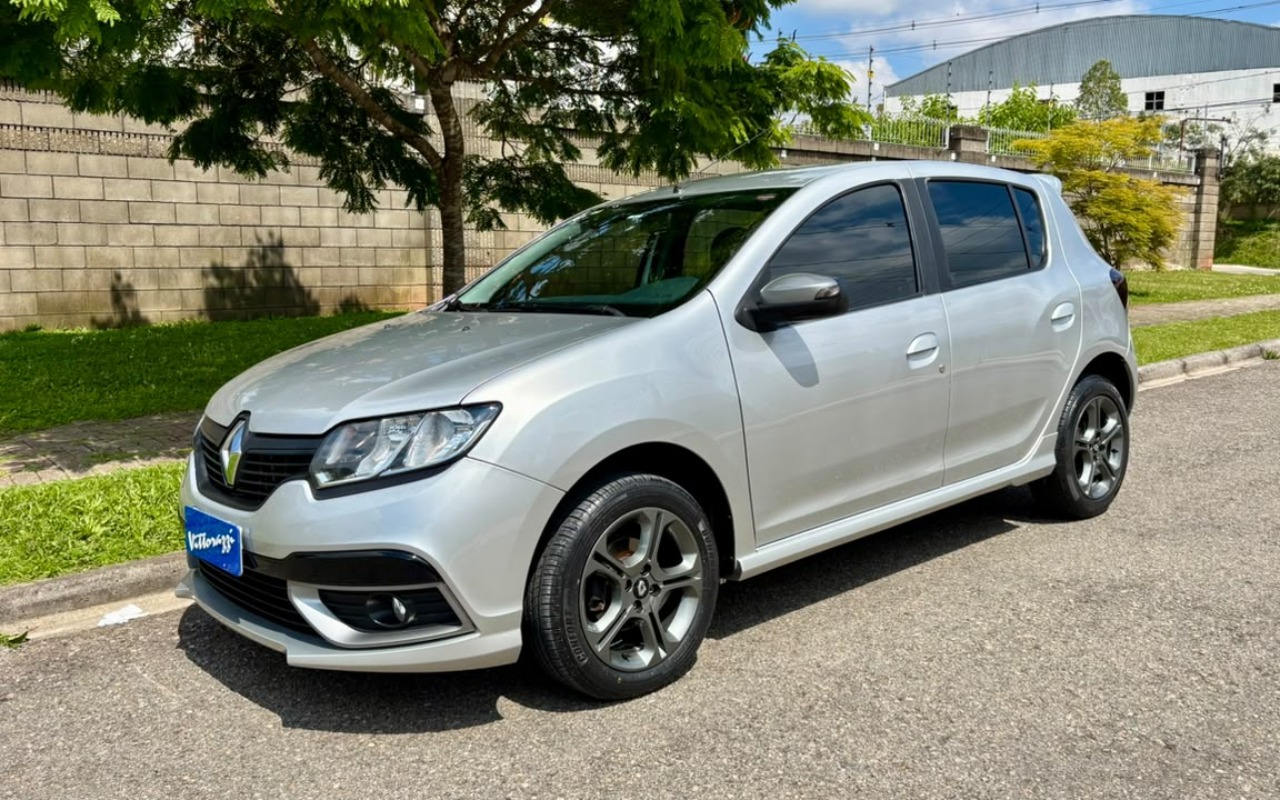 Renault Sandero 2017 Prata — foto 1 de 3