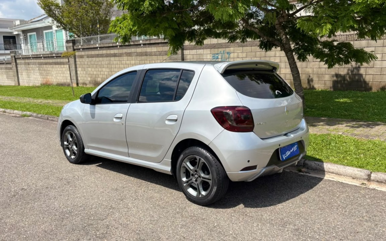 imagem-https://www.socarrao.com.br/sc-vehicle-images-prod/3884493/1789583583981-V2hhdHNBcHAgSW1hZ2UgMjAyNi0wOS0xNiBhdCAxMi4wMC4xMiAoMSkuanBlZw.jpeg