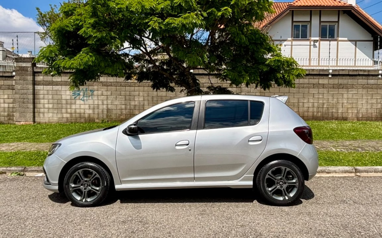 imagem-https://www.socarrao.com.br/sc-vehicle-images-prod/3884493/1789583584110-V2hhdHNBcHAgSW1hZ2UgMjAyNi0wOS0xNiBhdCAxMi4wMC4xMi5qcGVn.jpeg