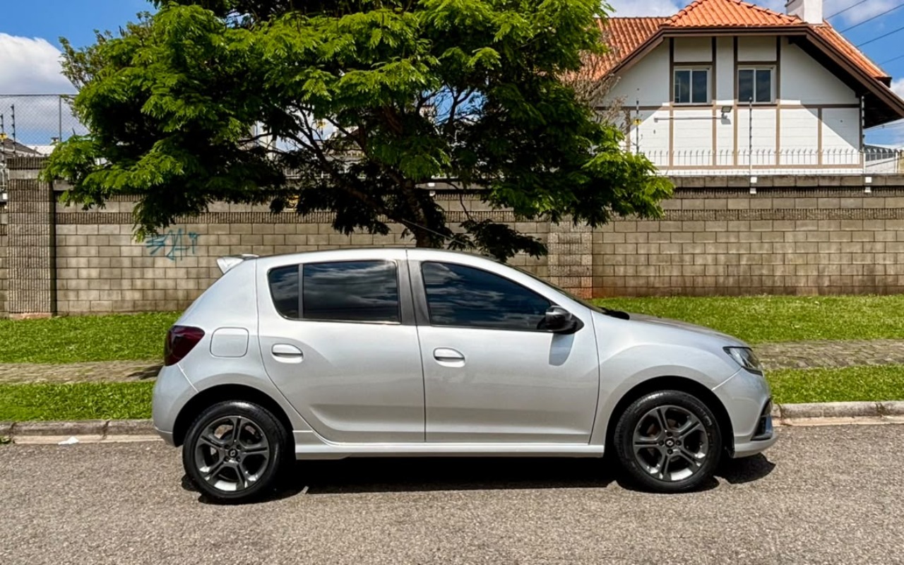 imagem-https://www.socarrao.com.br/sc-vehicle-images-prod/3884493/1789583584229-V2hhdHNBcHAgSW1hZ2UgMjAyNi0wOS0xNiBhdCAxMi4wMC4xOCAoMSkuanBlZw.jpeg