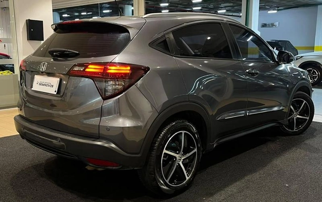 imagem-https://www.socarrao.com.br/sc-vehicle-images-prod/3884648/1789584282011-8483039_2_B_66e68dda97.jpeg