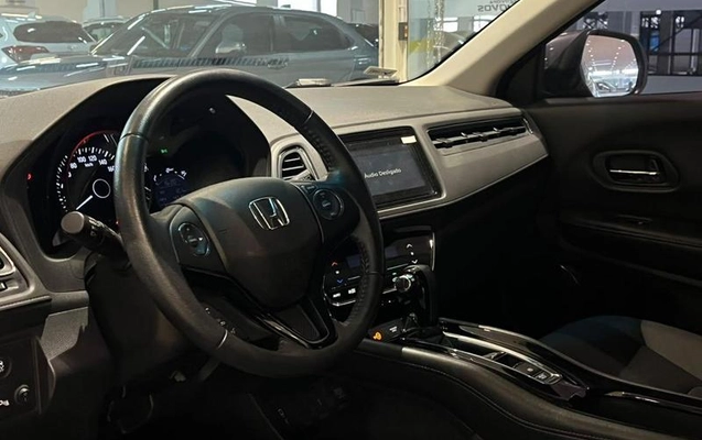 imagem-https://www.socarrao.com.br/sc-vehicle-images-prod/3884648/1789584282015-8483039_7_B_1fc2dd1419.jpeg