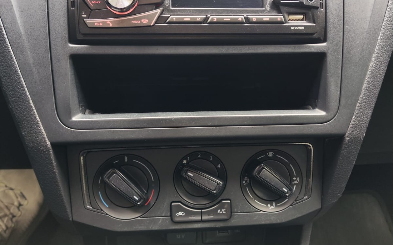 imagem-https://www.socarrao.com.br/sc-vehicle-images-prod/3884925/1789584625697-N2JhYTBiYWMtYWNmNS00MzY5LTkxYzMtY2ZlZDFkMWM5ZmM4LmpwZw.jpg