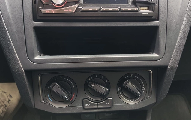 imagem-https://www.socarrao.com.br/sc-vehicle-images-prod/3884925/1789584625697-N2JhYTBiYWMtYWNmNS00MzY5LTkxYzMtY2ZlZDFkMWM5ZmM4LmpwZw.jpg