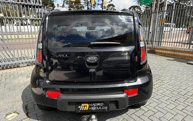 imagem-https://www.socarrao.com.br/sc-vehicle-images-prod/3884942/1789584727055-8476676_5_B_6d2f47d8bf.jpeg