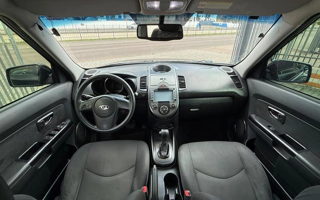 imagem-https://www.socarrao.com.br/sc-vehicle-images-prod/3884942/1789584727058-8476676_13_B_4d491f6b9d.jpeg
