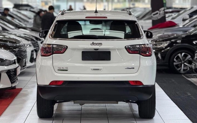 imagem-https://www.socarrao.com.br/sc-vehicle-images-prod/3884975/1789587909343-8475860_8_B_5e26ebefa2.jpeg