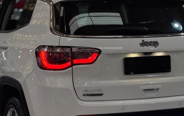 imagem-https://www.socarrao.com.br/sc-vehicle-images-prod/3884975/1789587909345-8475860_12_B_afee5ae737.jpeg