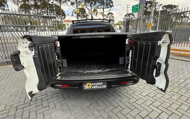imagem-https://www.socarrao.com.br/sc-vehicle-images-prod/3885141/1789585094729-8440107_19_B_609a7091f8.jpeg