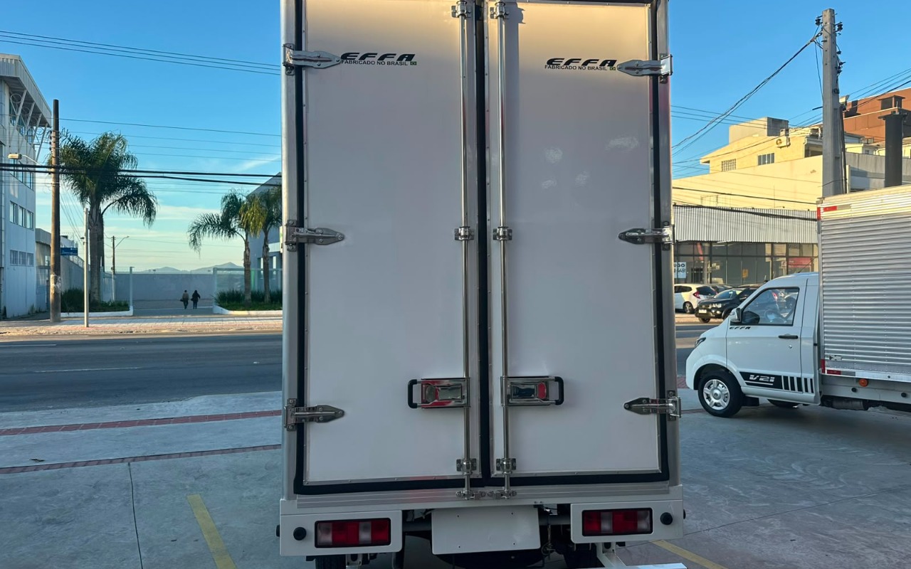 imagem-https://www.socarrao.com.br/sc-vehicle-images-prod/3885148/1789585098702-bWdkLmpwZWc.jpeg