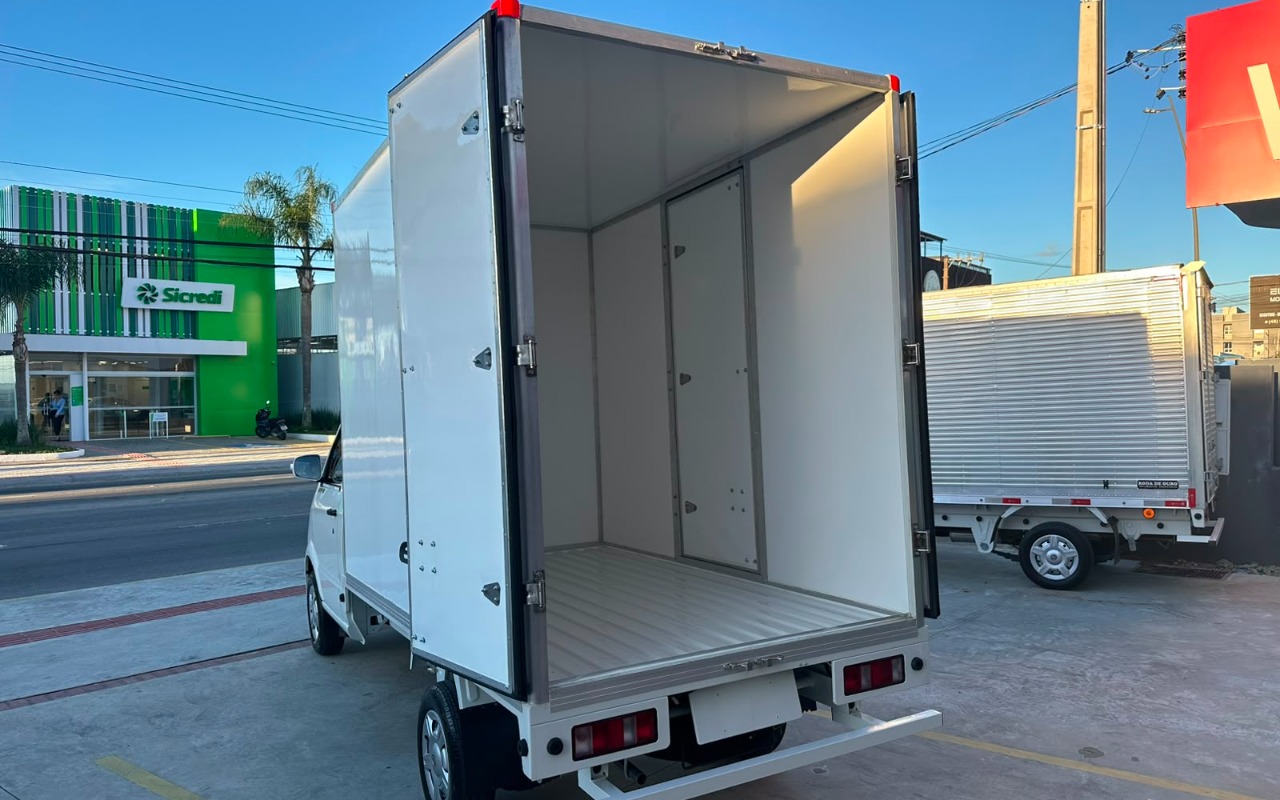imagem-https://www.socarrao.com.br/sc-vehicle-images-prod/3885148/1789585098872-bXNqLmpwZWc.jpeg