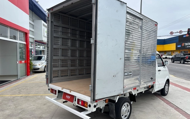 imagem-https://www.socarrao.com.br/sc-vehicle-images-prod/3885288/1789585577478-dHVrLmpwZWc.jpeg