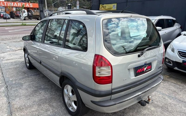 imagem-https://www.socarrao.com.br/sc-vehicle-images-prod/3885586/1789586073130-8292217_5_B_8092fde7e2.jpeg