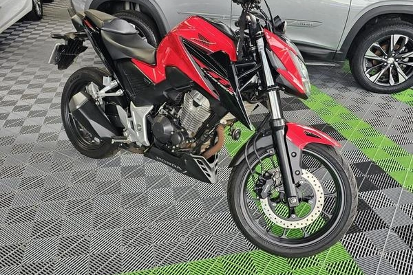 imagem-https://www.socarrao.com.br/sc-vehicle-images-prod/3885716/1789670367748-8471860_2_B_28ebaadbb1.jpeg