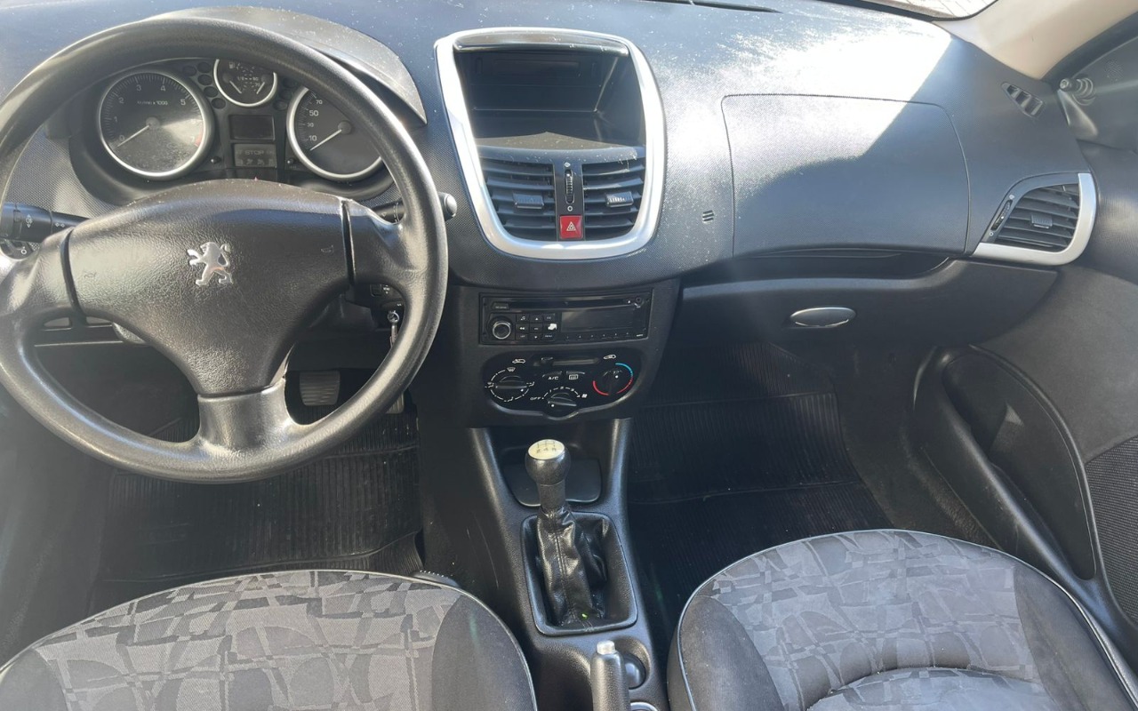 imagem-https://www.socarrao.com.br/sc-vehicle-images-prod/3885725/1789586530720-V2hhdHNBcHAgSW1hZ2UgMjAyNi0wOS0wMyBhdCAxNi4xNS41NCAoMSkuanBlZw.jpeg