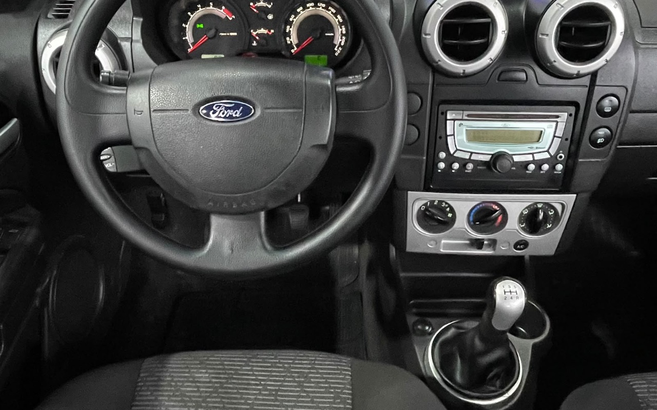 imagem-https://www.socarrao.com.br/sc-vehicle-images-prod/3885911/1789586779637-SU1HXzAzOTguanBlZw.jpeg