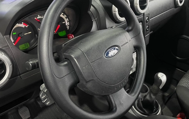 imagem-https://www.socarrao.com.br/sc-vehicle-images-prod/3885911/1789586780376-SU1HXzA0MDYuanBlZw.jpeg