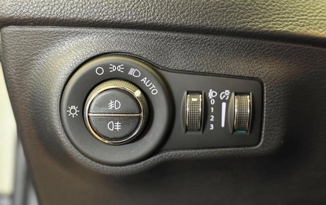 imagem-https://www.socarrao.com.br/sc-vehicle-images-prod/3885964/1790012350878-8475423_5_B_a04c0b6152.jpeg