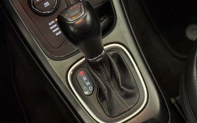 imagem-https://www.socarrao.com.br/sc-vehicle-images-prod/3885964/1790012350883-8475423_8_B_720f03936f.jpeg