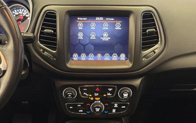 imagem-https://www.socarrao.com.br/sc-vehicle-images-prod/3885964/1790012350886-8475423_10_B_32abfa9183.jpeg