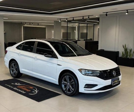 Volkswagen Jetta 2018 Branco — foto 1 de 3