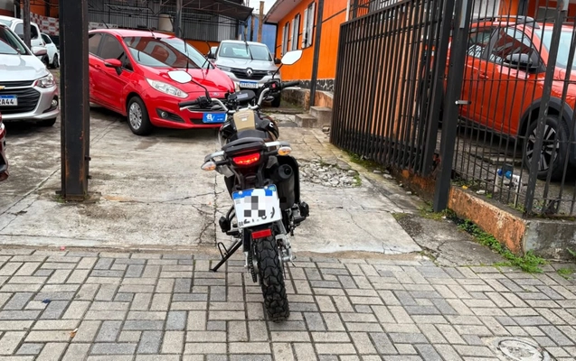 imagem-https://www.socarrao.com.br/sc-vehicle-images-prod/3885980/1789586932203-V2hhdHNBcHAgSW1hZ2UgMjAyNi0wOS0xNSBhdCAxMC4xMi41OSAoMykuanBlZw.jpeg