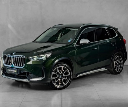Bmw X1 2023 Verde — foto 1 de 3