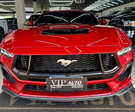 Ford Mustang 2024 Vermelho — foto 1 de 3