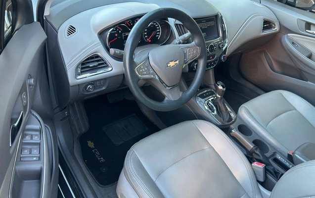 imagem-https://www.socarrao.com.br/sc-vehicle-images-prod/3886118/1789587282637-27_064417.jpg
